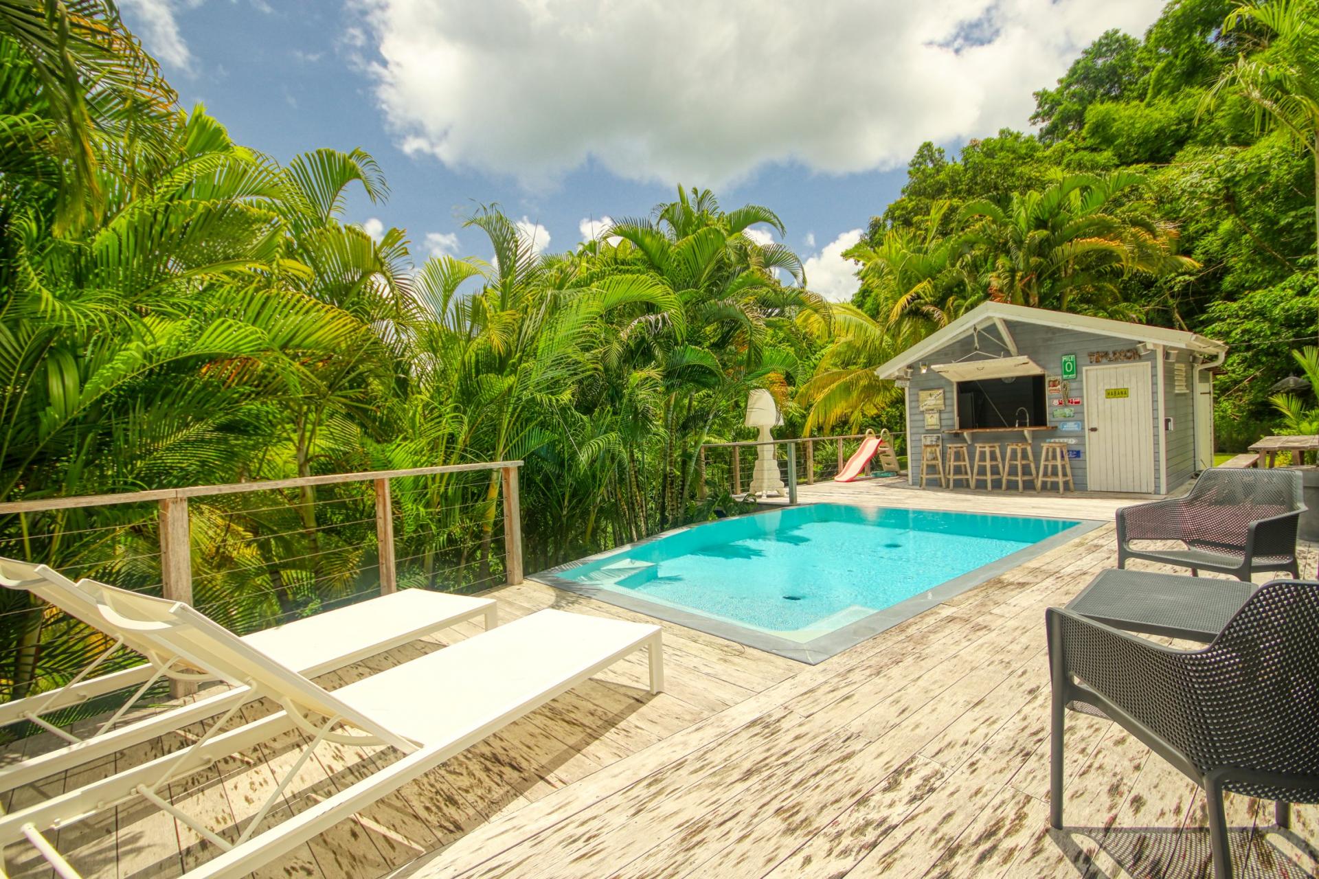 1Location villa piscine 3 chambres les trois ilets_espace détente
